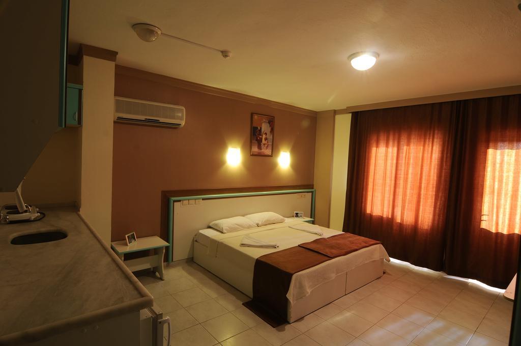 Altinbas Apart Hotel Kusadasi Bagian luar foto