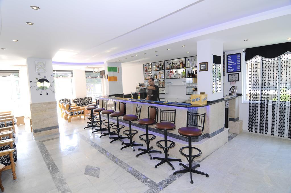 Altinbas Apart Hotel Kusadasi Bagian luar foto