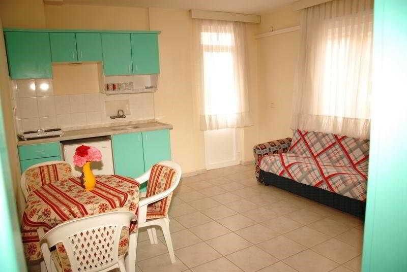 Altinbas Apart Hotel Kusadasi Bagian luar foto